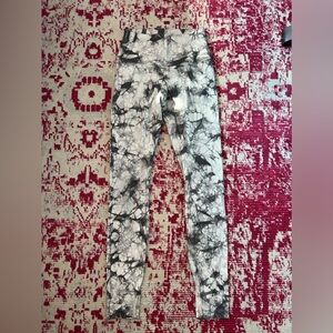 Lululemon Wunder Under Leggings Size 4